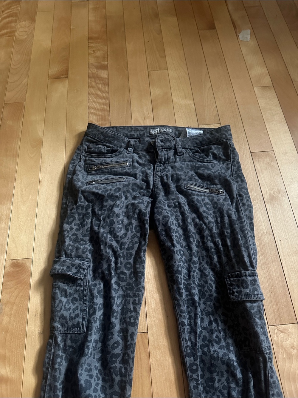 Guess leopard print low rise skinny jeans